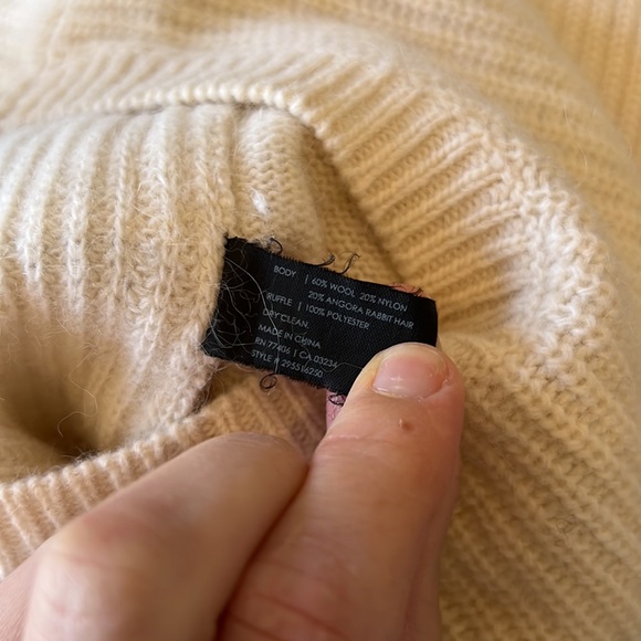 Light cream Club Monaco wool and angora sweater XS - Picture 4 of 4